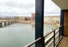 Dans une rsidence de 2009 proche Parlement appartement T3 initialement plan T4 cloison chambre sjour non souhaite la livraison double parking ascenseur terrasse sur garonnetat neuf