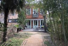 Maison en chartreuse avec jardin de 180 M2 en pleine proprit entirement rnove parkingA quelques mtres de la cathedrale St Etiennecalme absolu