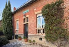 Maison de 1915 Cote Pave un emplacement excellent jardin lments dauthenticit conservs
